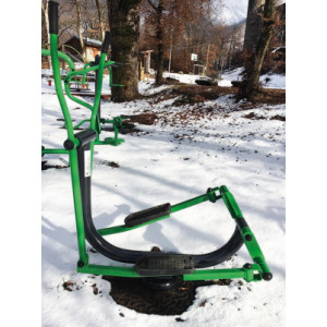 https://www.techni-contact.com/ressources/images/produits/merchandising/appareil-d-echauffement-ski-5464163-1.jpg - Appareil de fitness de plein air type cardio