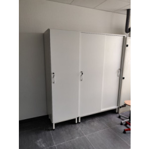 Armoire avec portes coulissantes pour laboratoire - Longueur : 900-1200 mm