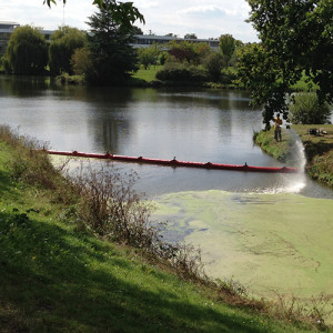 Barrage flottant pollution lentilles d'eau - Longueur : 20 mètres - Hauteur totale : 90 cm - Tirant d’air : 20 cm