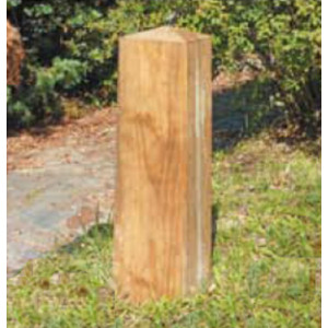 Borne pyramidale en bois - Amovible ou à sceller, base :  20 x 20 cm