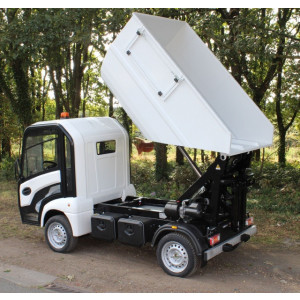 Camion benne à ordures ménagères - Véhicule utilitaire 100% électrique ultra compact homologué route