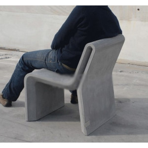 Chaise urbaine en béton - Béton architectonique renforcé d’acier nervuré