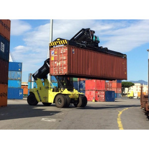 Chariot élévateur pour gros tonnage - Pour des activités portuaires et industrielles intenses