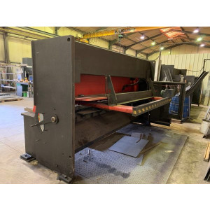  Cisaille guillotine hydraulique - Vitesse : 16 coups / min