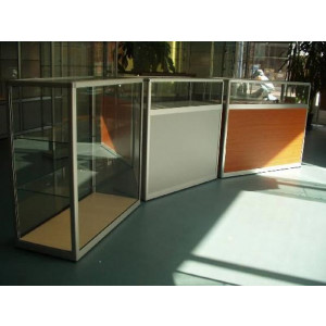 Comptoir d'exposition en verre et aluminium - Standard ou sur-mesure