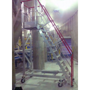 Escalier mobile à palier accès sous silo - Structure aluminium 100 x 30 mm