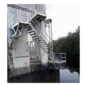 Escaliers accès barrage - Recommandés en milieu marin