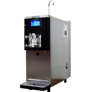Machine à glace sundae 150-180 glaces/heure - 
Capacité de la cuve : 7 litres