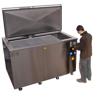Machine industrielle nettoyage ultrasons - Contenance réservoir principal : 1100 ou 2050 litres