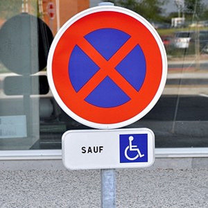 Panneau parking handicapé - Interdiction de stationnement sauf handicapés