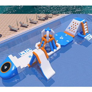 Parcours aquatique gonflable piscine - Capacité d'accueil : 20 personnes