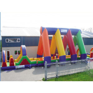 Parcours gonflable d'extérieure jeu d'enfant - Dimensions : Longueur 24 ,0m x largeur 4 m x hauteur 7,0 m