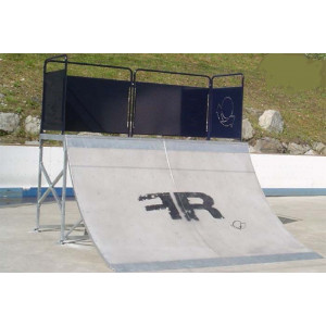 https://www.techni-contact.com/ressources/images/produits/merchandising/quarter-lanceur-de-skate-16196388-1.jpg - Hauteur à table : 1.10 à 2 m - Largeur : 3 à 4.50 m - Longueur : 3.04 à 3.40 m