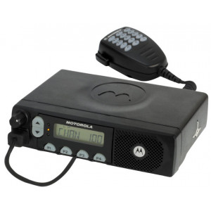 Radio motorola mobile pour professionnels - 100 canaux  - Afficheur 8 caractères - Signal PL / 5 tons