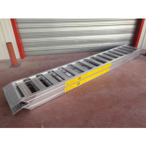 Rampes en aluminium 3 mètres - Capacité de chargement : 2000 à 2700 kg