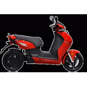 Scooter électrique occasion 50cc - Poids à vide : de 134 à 138 kg