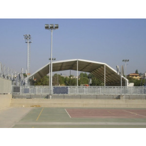 Structures sportives - Hauteur de sablière : 4 m Largeurs de : 10,00 m à 40,00 m