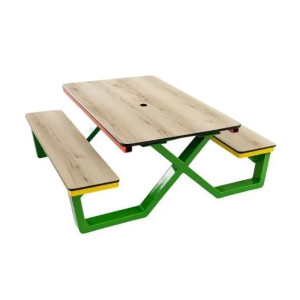 https://www.techni-contact.com/ressources/images/produits/merchandising/table-pique-nique-en-hpl-pour-enfants-avec-trou-parasol-hauteur-plateau-480-mm-pietement-colore-51826320-1.jpg - Plateau et assises en compact HPL - Piétement en acier  - Hauteur - 480 mm - Hauteur d’assise : 290 mm