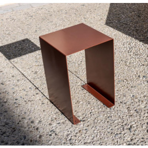 Table urbaine en acier - H600 mm x L400mm x 400 mm