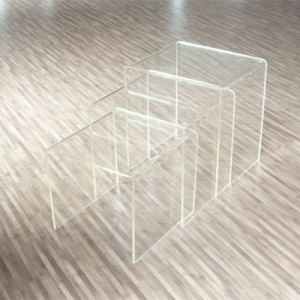 Tables basses gigognes en plexiglas - Plateaux  de 75/70, 68/70 et 61/70 cm - 3 hauteurs : 40, 35 et 30 cm