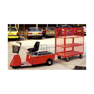 https://www.techni-contact.com/ressources/images/produits/merchandising/vehicule-electrique-a-remorque-8741645-1.jpg - Charge totale : 300 kg maximum