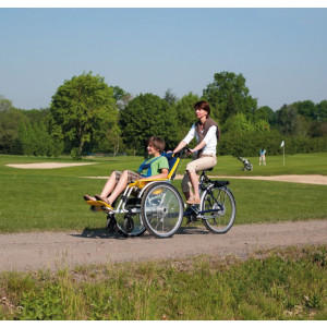 Vélo-pousse - Composé d'un fauteuil roulant manuel détachable et d'une partie cycle