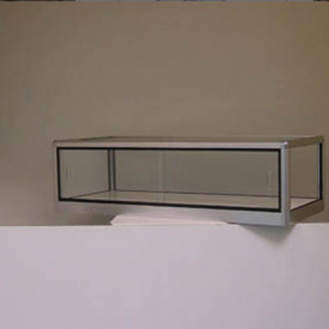 Vitrine plate d'exposition en verre et aluminium - Dimensions (LxPxH) cm : 103 x 33 x 43