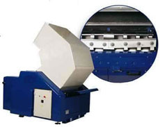 Broyeur plastique  -  Rendement : 280 à 630 kg/h - Chambre de coupe : jusqu'à 419 × 915 mm  -  Puissance : 15 à 37,5 kW - 10278586-885339357.jpg
