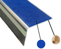 Nez de marche à angle droit - 10901771-615186765.jpg