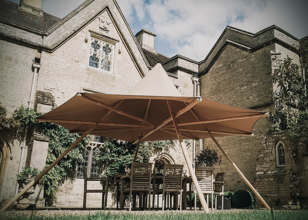 Mini Tipi pour bar extérieur - 11214118-124413943.jpg