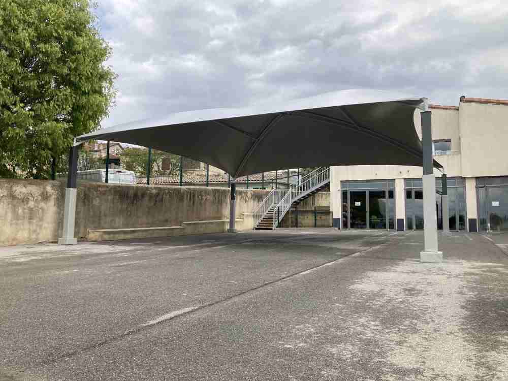 Préau d'école résistant sur mesure  - 11717952-323969512.jpg