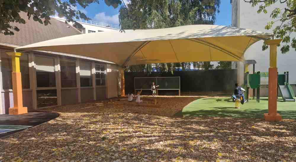 Préau d'école résistant sur mesure  - 11717952-581345476.jpg