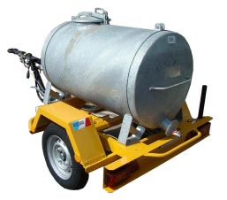 Remorque avec citerne à eau ou à fioul - 12408146-234134469.jpg