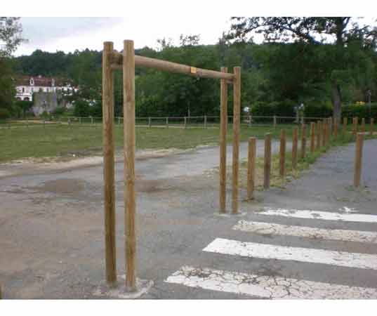 Limiteur de hauteur en bois pour entrées de parking  - 15837010-172683371.jpg