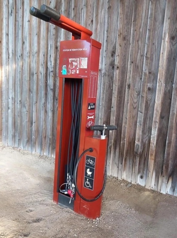 Station de réparation vélo en libre service - Avec pompe - 17967395-746283223.jpg