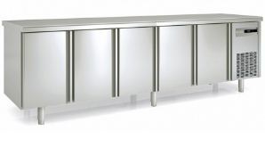 Nombre de portes : 5+5