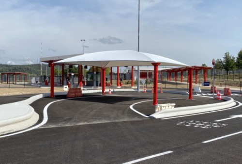 Abri pour concessionnaire automobile sur mesure   - 31573934-631274585.jpg