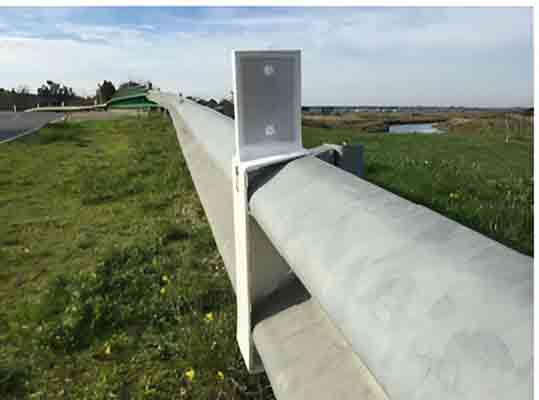 Réflecteur pour glissières métal - 31779384-187227217.jpg