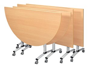 Stockage optimisé : 15 tables sur 3 mètres linéaires