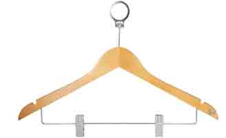 Cintres en bois avec anneau et pince - 33381637-771577594.jpg