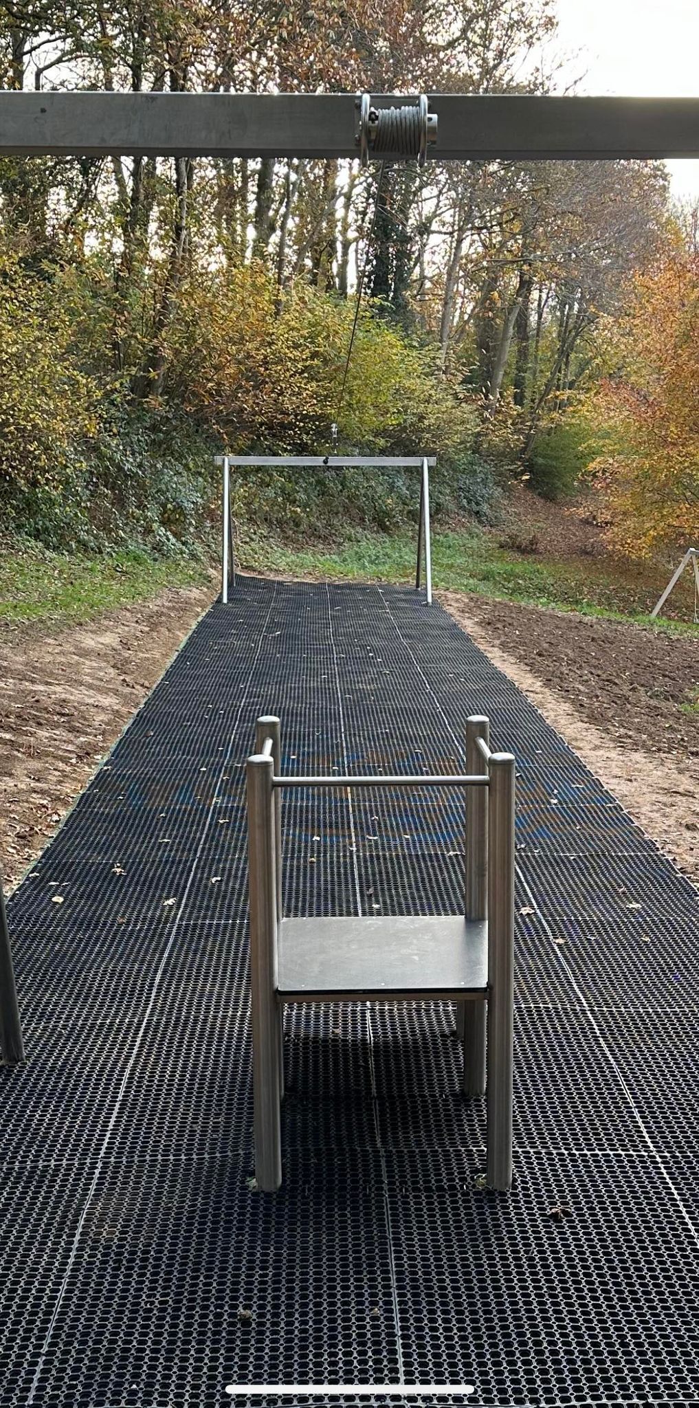 Dalles amortissantes alvéolées de gazon - Pack de 30 m2 à 120 m2 - 34774114-152888169.jpg