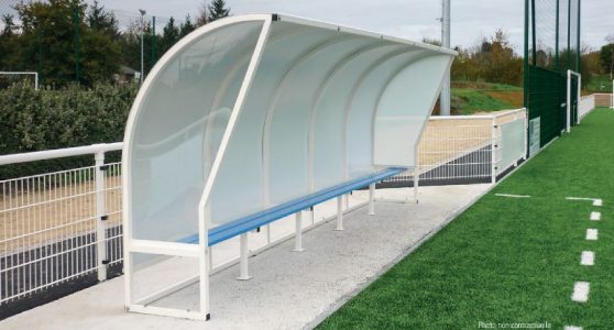 Abri de touche hauteur 2 m - Arrière polycarbonate translucide - Longueur de 1 à 6 m - 3883214-134413487.jpg