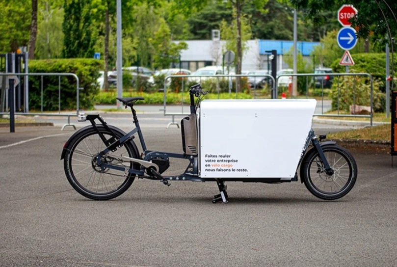 Caisse pour vélo cargo à ouverture coulissante - Capacité 350 L - 42345516-648911146.jpg