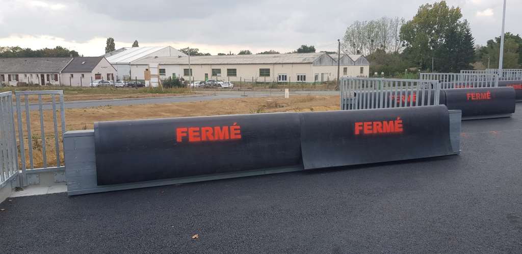 Bavette rabattable pour déchetterie souple - Caoutchouc renforcé BT 1000 4+2 épaisseur 10 mm - Longueur 2500 mm 51274729-333588397.jpg