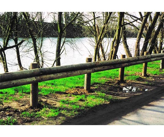 Barrière de parking en bois - 5181524-749651767.jpg