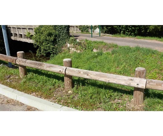 Barrière de parking en bois - 5181524-869913785.jpg