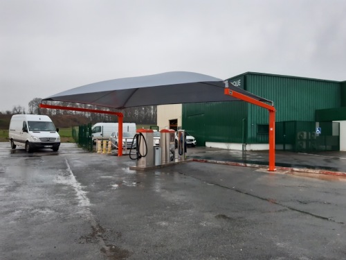 Abri véhicule pour station de lavage sur mesure   - 52953312-556144125.jpg