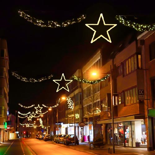 Guirlande lumineuse avec étoile - 54461495-299158987.jpg