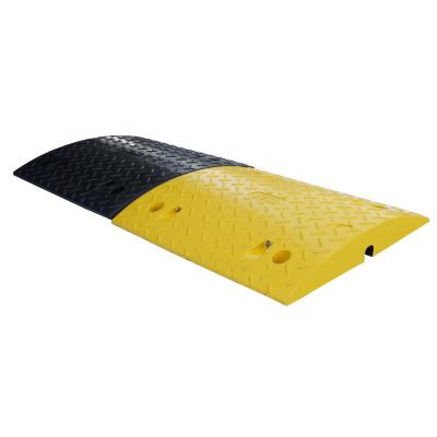 Ralentisseur modulable en caoutchouc