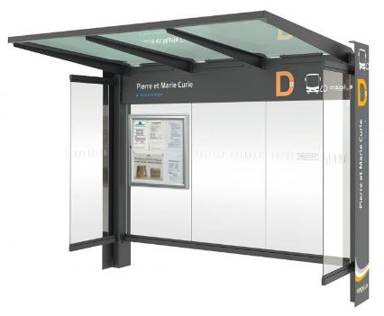 Avec deux bardages latéraux